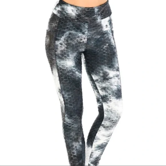 Tie Dye scrunch butt lifting leggings New - Picture 3 of 8